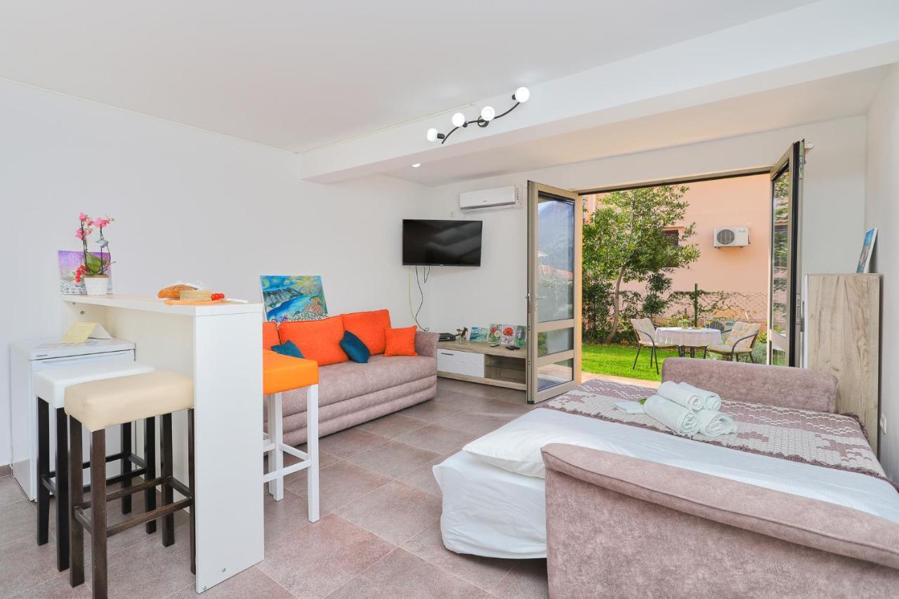 Apartment Castellino Kotor Exterior photo